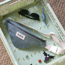 Lade das Bild in den Galerie-Viewer, Kinder-Bauchtasche Augustin * salbei