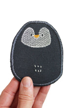 Lade das Bild in den Galerie-Viewer, Pinguin I Knieflicken