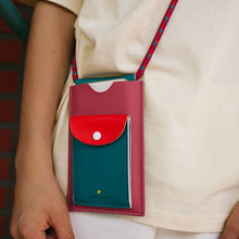 Lade das Bild in den Galerie-Viewer, Handytasche I Athletics Track