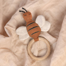 Lade das Bild in den Galerie-Viewer, Rassel Beißring Bine BETTY