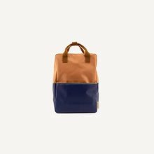 Lade das Bild in den Galerie-Viewer, Rucksack Large | colourblocking I morning sky + deep lake blue