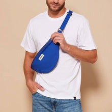Lade das Bild in den Galerie-Viewer, Bauchtasche Sasha * electric blue
