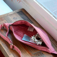 Lade das Bild in den Galerie-Viewer, Bauchtasche Sasha * blush
